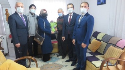 EMEKLİ ÖĞRETMENLERE SÜRPRİZ ZİYARET