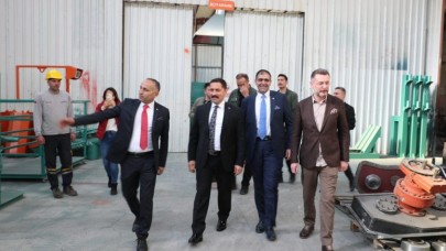 FABRİKA VE ESNAFLARI ZİYARET ETTİ