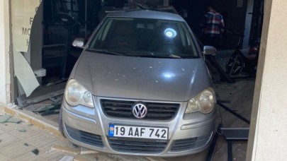 FREN YERİNE GAZA BASTI, SPOR SALONUNA DALDI