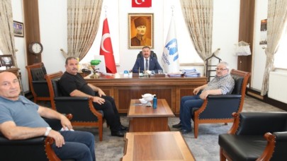 FUTBOL CAMİASINDAN BAŞKAN KARGI’YA ZİYARET