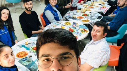 GENÇLER GELENEKSEL BAYRAM KAHVALTISINDA BULUŞTU