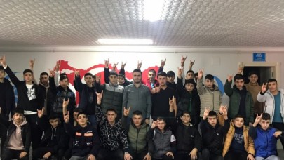 GENÇLERE SOVYETLERİN BASKI POLİTİKALARI ANLATILDI