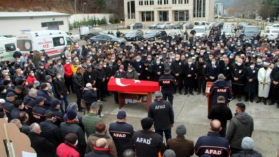 GÖREVİ SIRASINDA HAYATINI KAYBEDEN  AFAD PERSONELİNİN CENAZESİ DEFNEDİLDİ