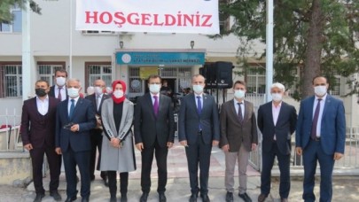 GÜLDOĞAN’DAN BİLSEM’DE FUAR AÇILIŞI YAPTI