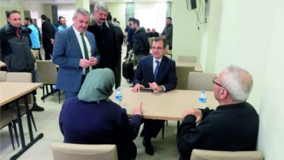 GÜLDOĞAN, DEPREMZEDELERİ ZİYARET ETTİ