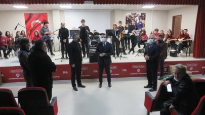 GÜLDOĞAN, SINAVA GİRECEK ÖĞRENCİLERE MORAL VERDİ