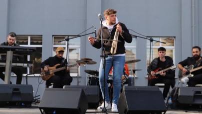 GÜMÜŞHACIKÖY HASAN DUMAN MYO’DA ‘POP-ROCK’ KONSERİ