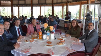 GÜMÜŞHACIKÖY KENT KONSEYİ TOPLANTISI YAPILDI