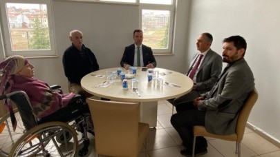 GÜRÇAM'DAN HUZUREVİNDE KALAN DEPREMZEDELERE ZİYARET