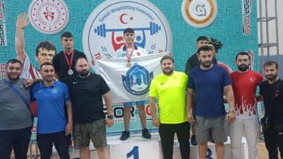 HALTERCİLERDEN BİR ALTIN BİR GÜMÜŞ