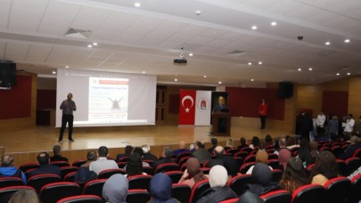HAYATI YAŞAMAK İÇİN ENGEL YOK TEMALI KONFERANS DÜZENLENDİ