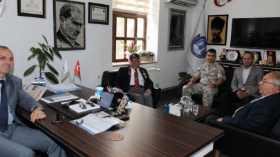 HAYATTAKİ EN YAŞLI KIBRIS GAZİSİ REŞAT ÇOLAK, BELEDİYEYİ ZİYARET ETTİ