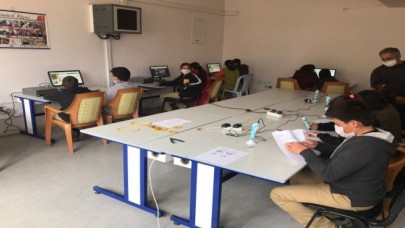 HAYIRSEVER VATANDAŞTAN OKULA BİLGİSAYAR DESTEĞİ