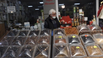 HURMALAR TEZGAHLARDAKİ YERİNİ ALDI