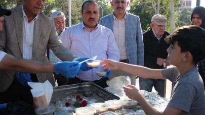 HUZUREVİ’NDEN AŞURE İKRAMI