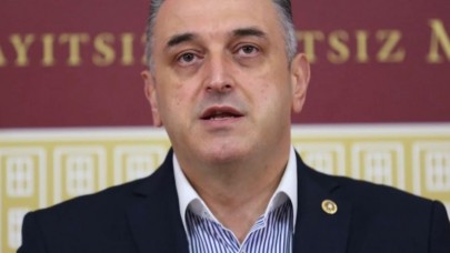 ‘İHRACATLA BÜYÜYOR, REFAHI ARTIRIYORUZ’