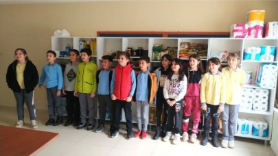 İLKOKULDA DEPREMZEDE ÖĞRENCİLER İÇİN