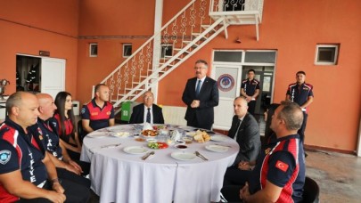 İTFAİYE PERSONELİ İLE KAHVALTIDA BİR ARAYA GELDİ