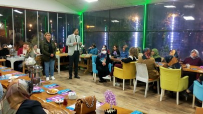 İYİ PARTİ KADINLAR AKŞAM ÇAYINDA BULUŞTU