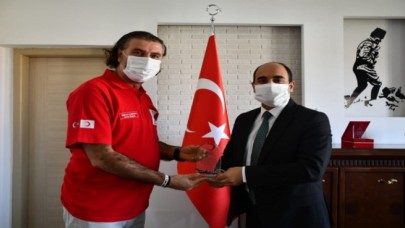 İZMİR’DEN AMASYA’YA UZANAN GÖNÜLLÜLÜK KÖPRÜSÜ HAREKETİ