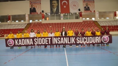 “KADINA ŞİDDET İNSANLIK SUÇUDUR”