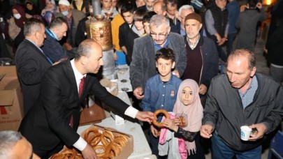 Kadir Gecesi’nde Gelenek Bozulmadı