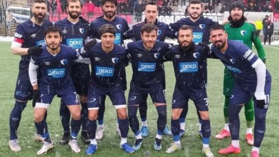 KAFİLE KAR ENGELİNE TAKILDI