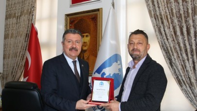 KARGI’DAN GÖREVİNDEN AYRILAN YILMAZ’A TEŞEKKÜR PLAKETİ