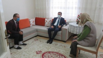 KAYMAKAM GÜLDOĞAN’DAN HANE ZİYARETLERİ