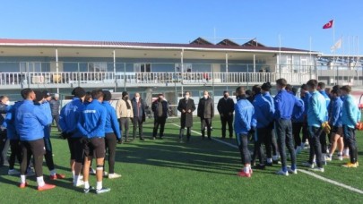 KAYMAKAM GÜLDOĞAN, MERZİFONSPOR’U ZİYARET ETTİ