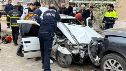 KAZADA 2 KİŞİ YARALANDI