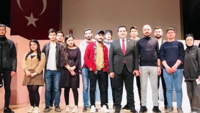 KENDİ YAZDIKLARI TİYATRO OYUNUYLA “BİRİNCİ” OLDULAR