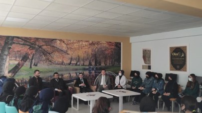 KİTAP OKUMA VE YORUMLAMA FAALİYETLERİ DEVAM EDİYOR