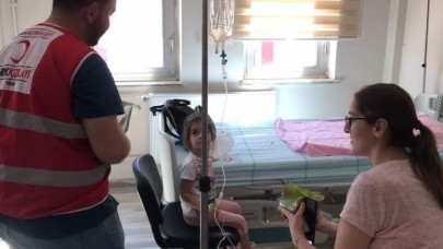 KIZILAY HASTA ÇOCUKLARI SEVİNDİRDİ