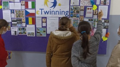 KIZILCA ORTAOKULU E-TWİNNİNG PROJESİ DEVAM EDİYOR