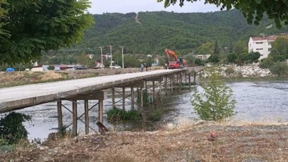 KÖPRÜNÜN YIKIMINA BAŞLANILDI