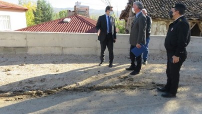 KÖYLERİN SORUNLARINI YERİNDE DİNLEDİ