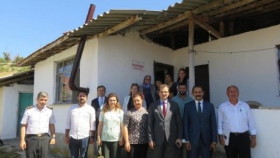 KÖYLÜNÜN TALEPLERİNİ DİNLEDİ