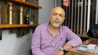 KUAFÖRLÜK MESLEĞİNE 33 YILDIR HAYAT VERİYOR