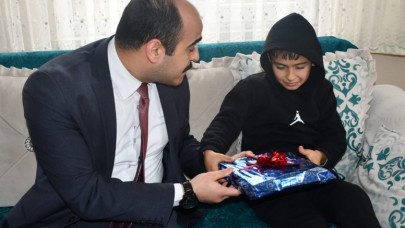 KÜÇÜK BURAK’IN DOĞUM GÜNÜNÜ KUTLADILAR