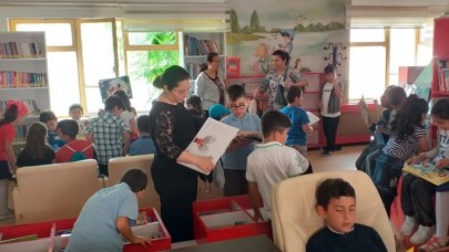 KÜTÜPHANE DOLUP TAŞIYOR
