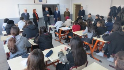 LİSE ÖĞRENCİLERİ İLE BİR ARAYA GELDİ