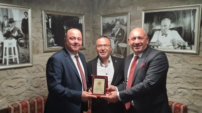 MECLİS ÜYELERİNE TEŞEKKÜR PLAKETİ