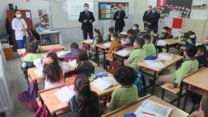MEHMETÇİK İLKOKULU’NDA COVİD-19 TEDBİRLERİNİ İNCELEDİ