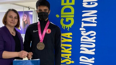 MERZİFON UĞUR KURS, DERECEYİ ÖDÜLLENDİRDİ