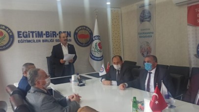 “MESLEK KANUNU, ÖĞRETMENE DESTEK KANUNU OLMALI”