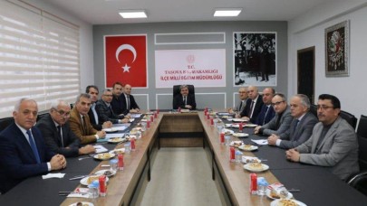 MİLLİ EĞİTİM MÜDÜRLERİ TAŞOVA’DA TOPLANDI