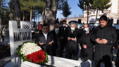 MİLLİ GÜREŞÇİ HAMİT KAPLAN  KABRİ BAŞINDA ANILDI