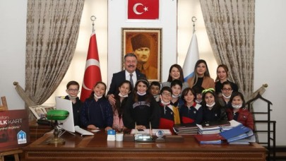 MİNİK ÖĞRENCİLER YEREL YÖNETİMLERİ YERİNDE İNCELEDİ