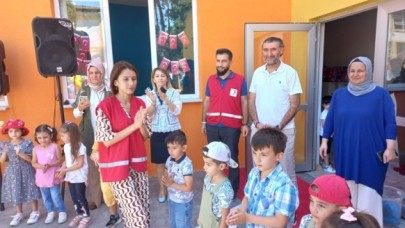 MİNİK ÖĞRENCİLERE KIZILAY’I ANLATIYORLAR